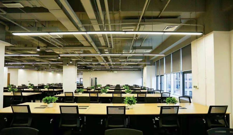 办伴Distrii（韦伯时代中心）