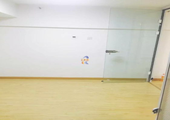 泰华龙旗广场 